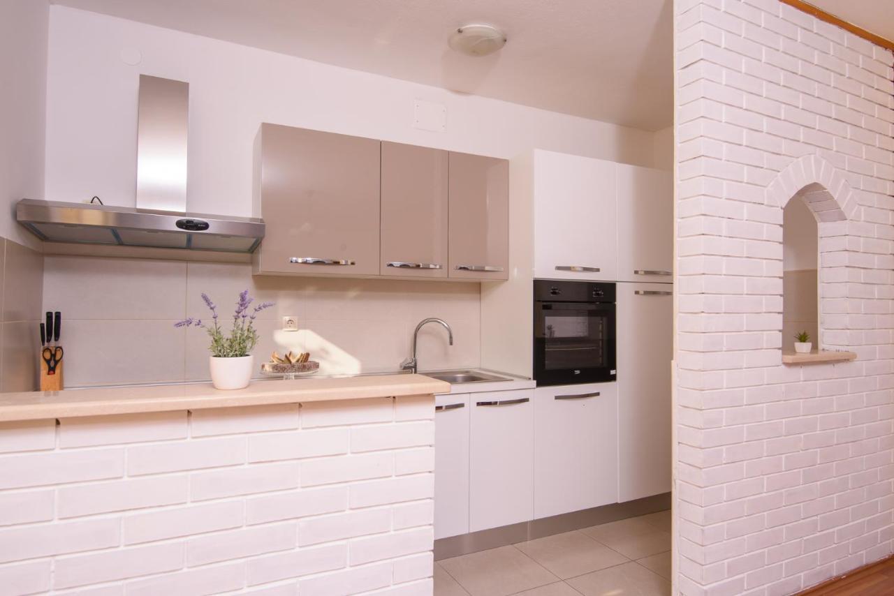 Apartmen Karmen 2 特罗吉尔 外观 照片