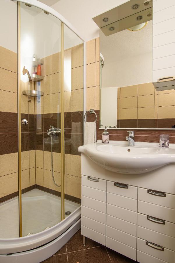 Apartmen Karmen 2 特罗吉尔 外观 照片